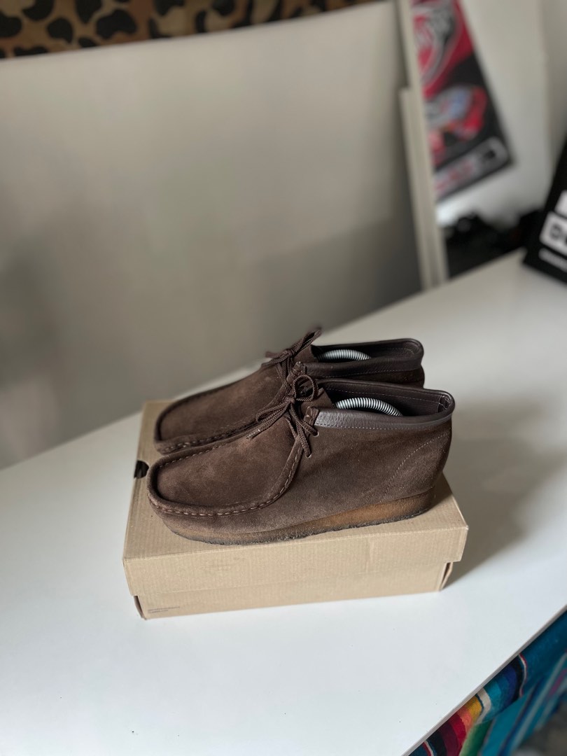 clarks wallabee, Fesyen Pria, Sepatu , Sepatu Boot di Carousell