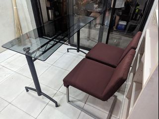 Gaming Table Tempered with Two Casablanca Chairs