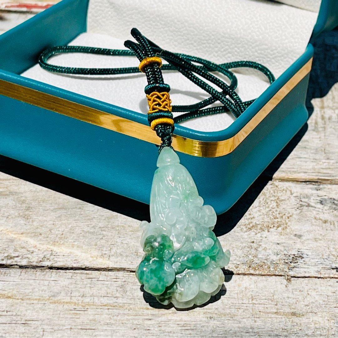 High Quality Burmese Pendant Cabbage Icy Spicy Green Floating