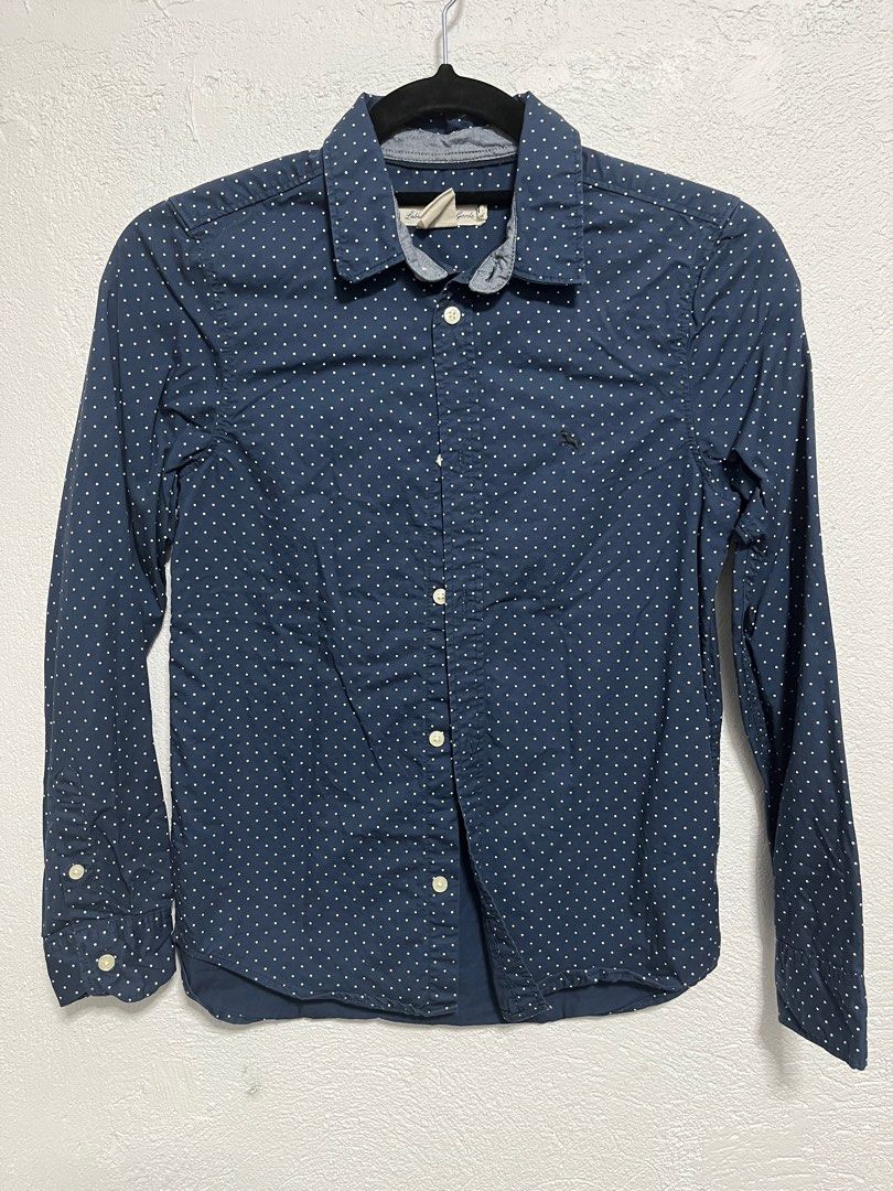 H&M Button Down Long Sleeves Navy Dark Blue (Category: Babies & Kids Fashion) located in Manila. Submitted by thefourthstore (Listing ID 1293176400, Image 1). Description: Used once / twice only From H&M Kids - Medium on tag Fits XS-S Female Frames! .