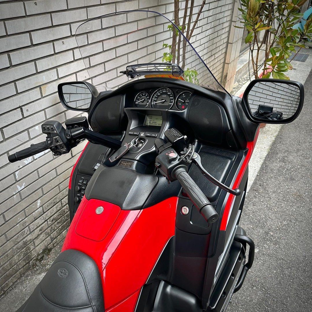 Honda Gold Wing GL1800 頂級巡航車🔥🔥🔥, 機車, 重機在旋轉拍賣