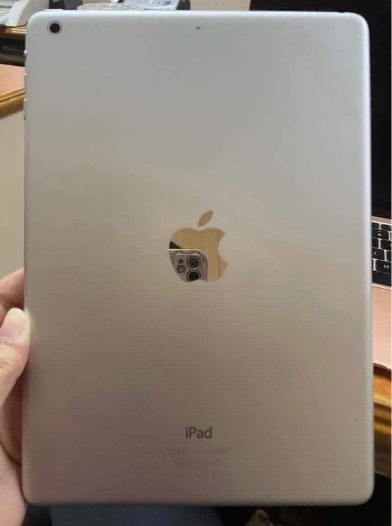 RUSH!! Ipad Air Gen 1 64gb Spacegray (Category: iPad) located in Rizal. Submitted by invademyclosetmanila (Listing ID 1293316983, Image 2). Description: Everything is working except the rear cam only. LAST PRICE!! Last Price posted it’s already a good deal for 64gb ipad 🤙🏻 .