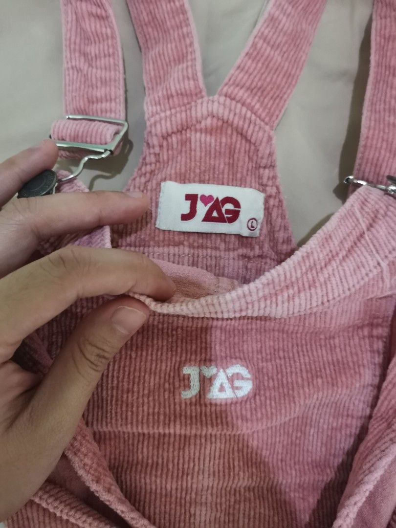 JAG Jumper Top Original Authentic High Quality (Category: Others Tops) located in Iloilo. Submitted by allydeclutters (Listing ID 1293178636, Image 2). Description: Dimes: W-13 L-23 inches Size: S for adults; L for kids Details: Bought at ₱1,099 at SM City, Great quality! Used it once RFS: Not my type anymore Flaw: None .