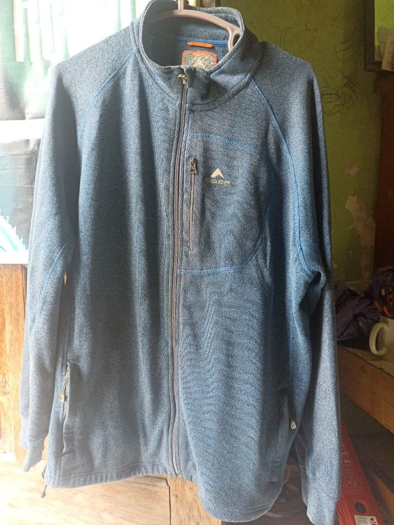 Jaket Eiger warna biru ukuran XL, Fesyen Pria, Pakaian Atasan di