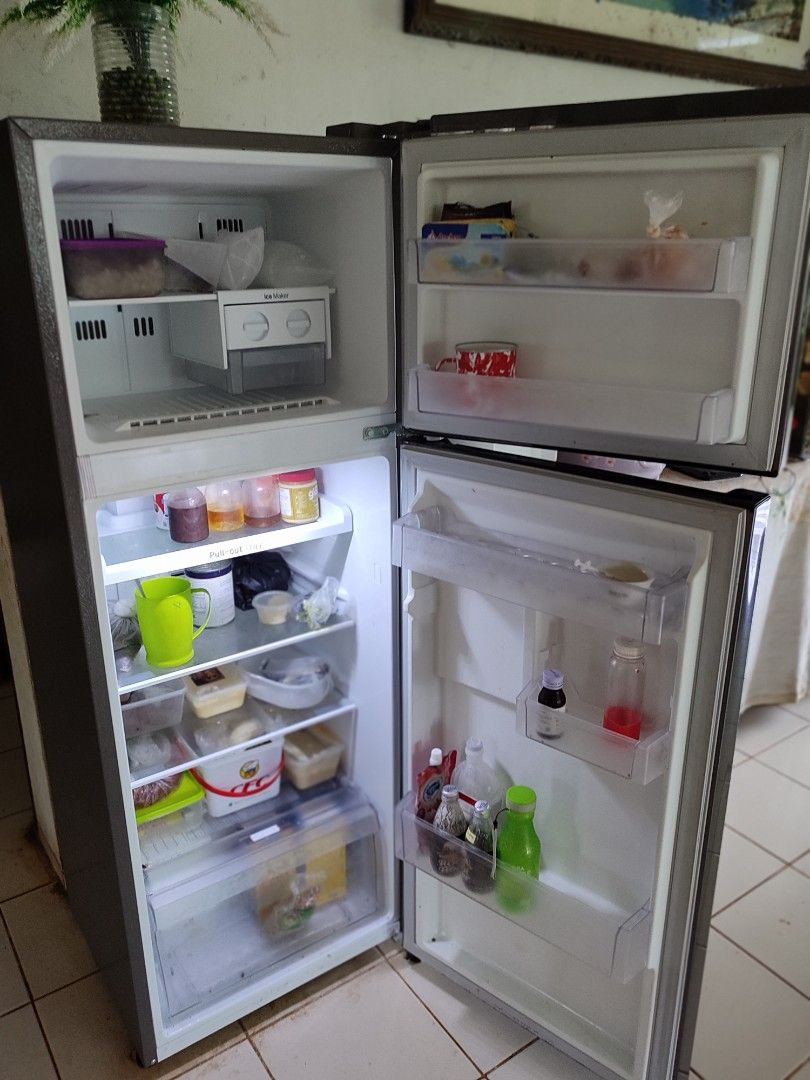 Kulkas 2 Pintu, Kitchen & Appliances di Carousell