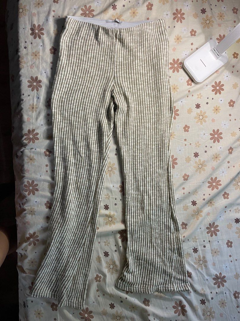 Lefties Staple Pants (Category: Other Bottoms) located in Naga. Submitted by robin___ (Listing ID 1293172850, Image 3). Description: An amazing staple piece to add to your collection. It's better to use with white or nude undergarment. Fits really well with body shape 🥰.
