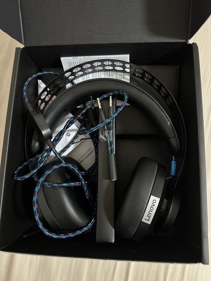 Lenovo H300 Headset (Category: Headphones & Headsets) located in Taguig. Submitted by benthegolden (Listing ID 1293305441, Image 2). Description: Brand new; opened just to try but realized I won’t use it..