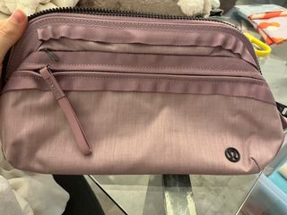 ALO YOGA BAG, Women's Fashion, Activewear on Carousell