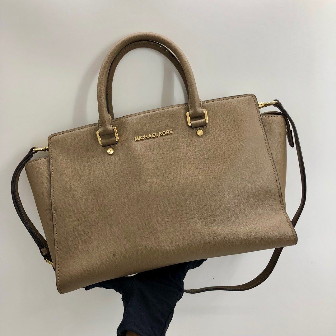 Michael kors hotsell beige shoulder bag