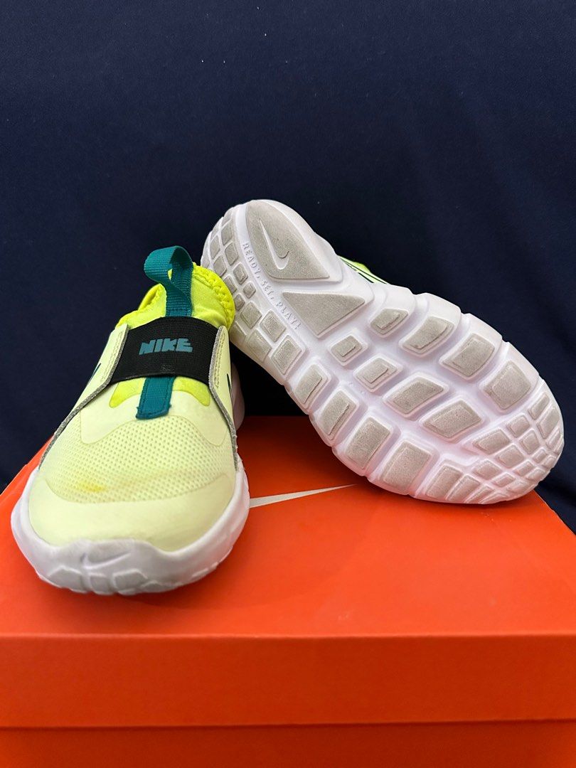 Nike Flex runner ( Kids) (Category: Babies & Kids Fashion) located in Angeles City. Submitted by aleigh (Listing ID 1293165645, Image 3). Description: Original Nike flex runner 2 size: 12c/18cm inclusion: box honest flaws: some stain at the front as seen on the posted pics. ( actual pic posted already) Price slight negotiable for sure buyer *Payment first basis .