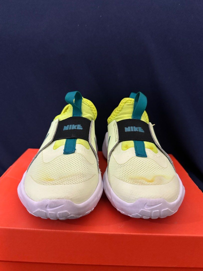 Nike Flex runner ( Kids) (Category: Babies & Kids Fashion) located in Angeles City. Submitted by aleigh (Listing ID 1293165645, Image 1). Description: Original Nike flex runner 2 size: 12c/18cm inclusion: box honest flaws: some stain at the front as seen on the posted pics. ( actual pic posted already) Price slight negotiable for sure buyer *Payment first basis .