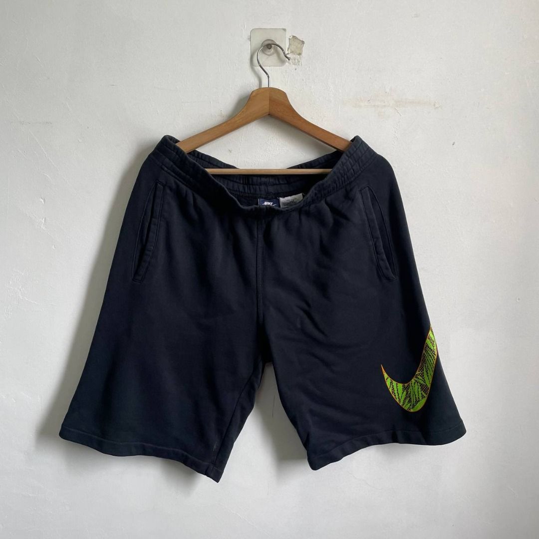 Nike court short pants, Men's Fashion, Bottoms, Shorts on Carousell