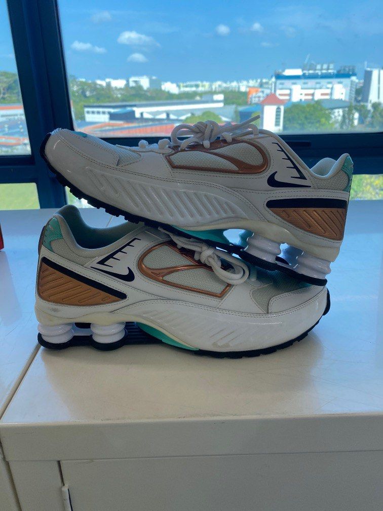 nike shox enigma 9000 gold