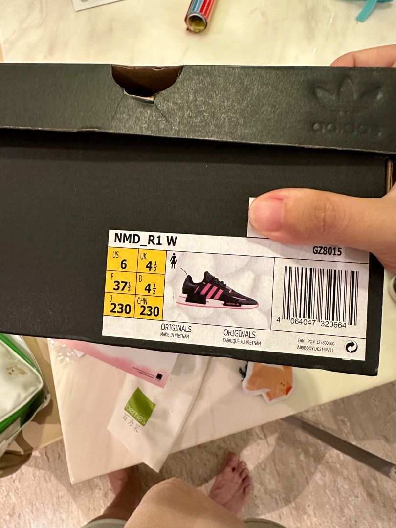 US 6 NMD R1 Adidas GX8015 sneakers, Women's Fashion, Footwear, Sneakers on  Carousell