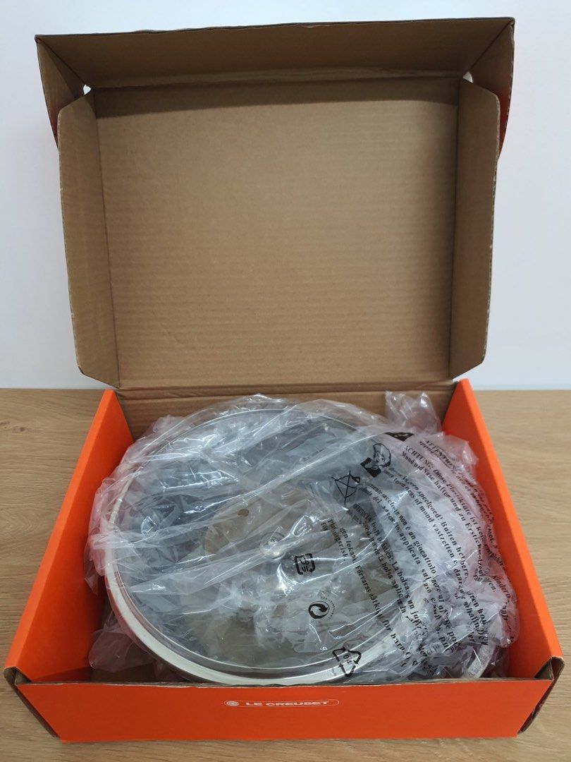 ORIGINAL TOUGHENED NON STICK BRAISER (Category: Cookware & Accessories) located in Makati City. Submitted by allsortsofme (Listing ID 1293266337, Image 3). Description: Authentic, original Purchased in the USA Non stick braiser Brand new with box Slightly negotiable.