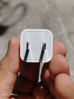 Preloved Original iPhone 5W Adapter