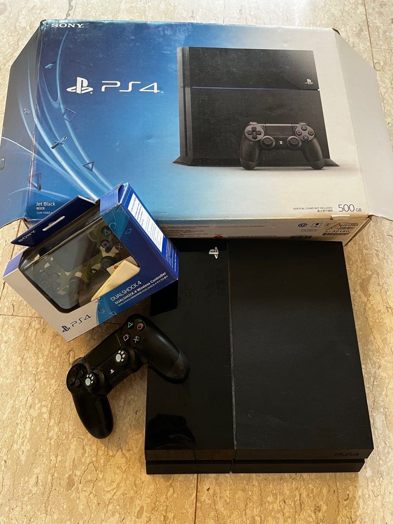 Ps4 500gb with 2 controllers store
