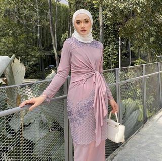 (Category: ) located in . Submitted by wardrobepreloved_99 (Listing ID 1293320898, Image 1). Description: .