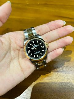 (Category: ) located in . Submitted by ac.wardrobe (Listing ID 1293301325, Image 1). Description: .