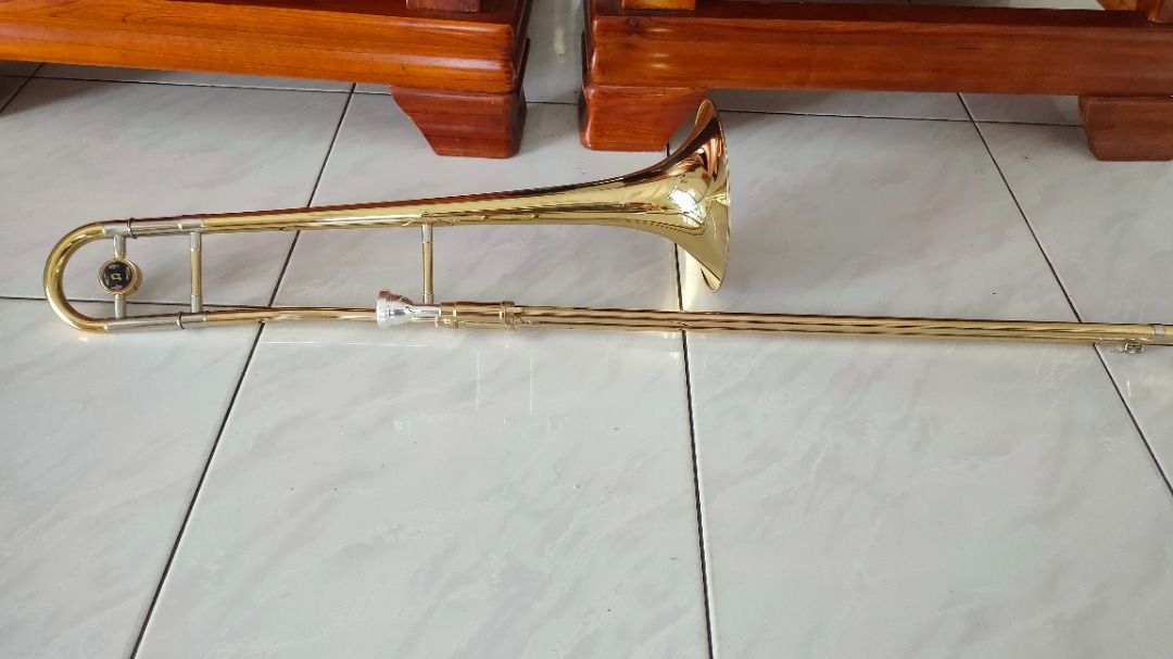 Second outlet hand trombone