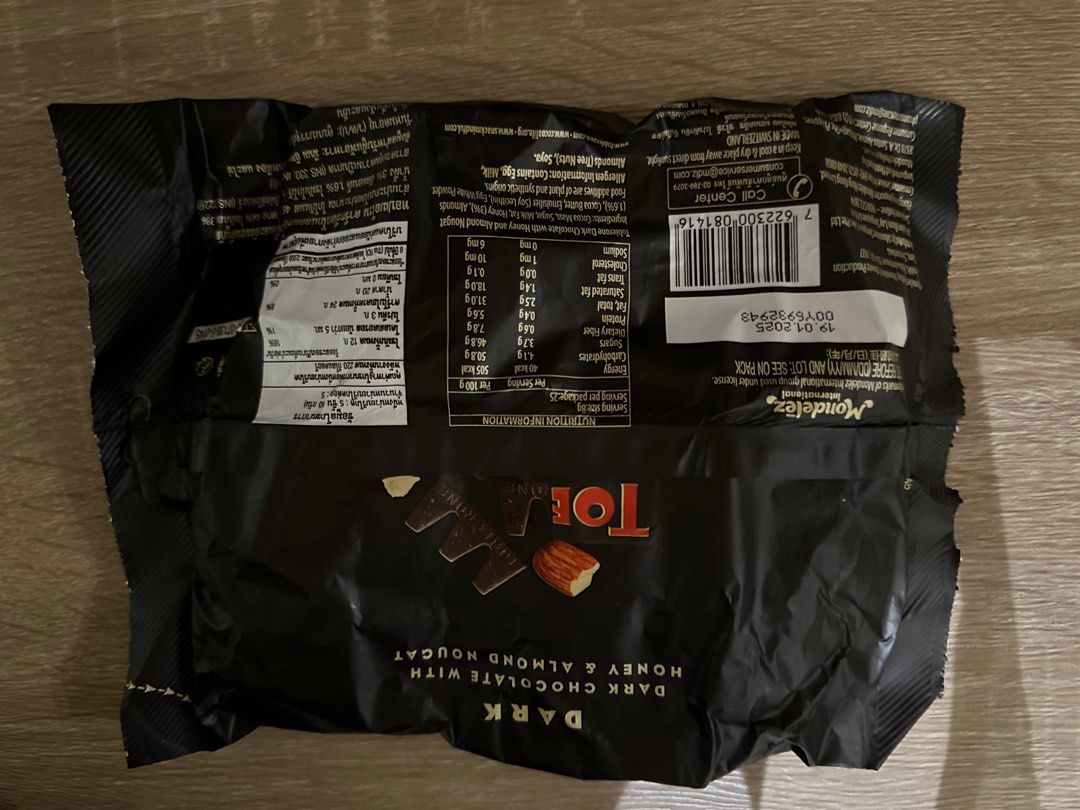 Toblerone tiny Dark Chocolate (Category: Other Food & Drinks) located in Manila. Submitted by vane1221 (Listing ID 1293156406, Image 2). Description: 200g Location: BGC.