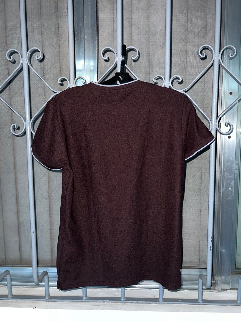Uniqlo Dark Brown Shirt (Category: Tshirts & Polo Shirts ) located in Taytay. Submitted by azlux (Listing ID 1293266688, Image 2). Description: Size: Medium L: 18" W: 25" Sleeves: 6.5" •Excellent Condition, no issues •Colors may vary due to lighting •No return/refund, please make sure you are fully decided when purchasing •Shipping to be shouldered by buyer via J&T and Lalamove only •Payment First 📍San Isidro, Taytay, Rizal.