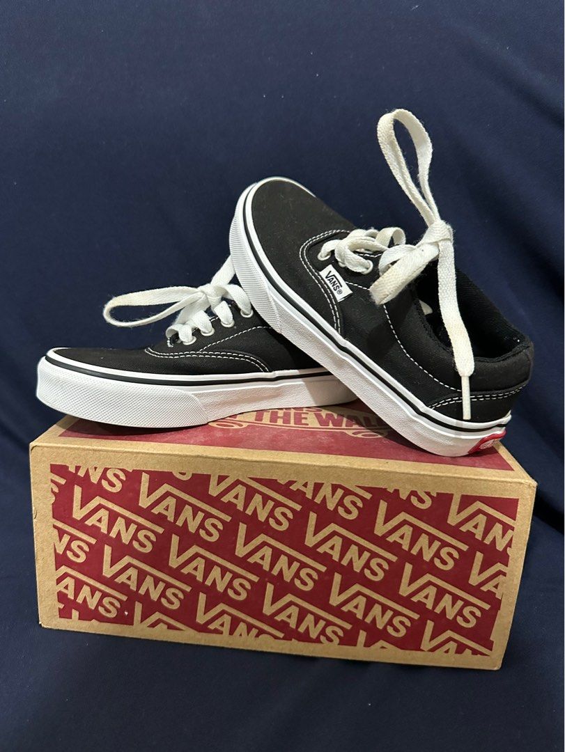 Vans Canvas sneakers (Category: Kids Wardrobes & Storage) located in Angeles City. Submitted by aleigh (Listing ID 1282026625, Image 1). Description: Original Vans for kids style: Canvas size: 11.5 UK/29Eur/17.5cm with box good condition as seen on the posted pic bought for 2,698 Price slight negotiable for sure buyer *Payment first basis.
