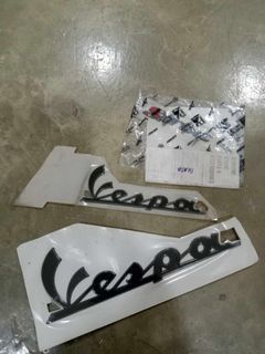 VESPA DECALS BLACK CHROME 
vespa decals for primavera, sprint, gts or s125. Black chrome.