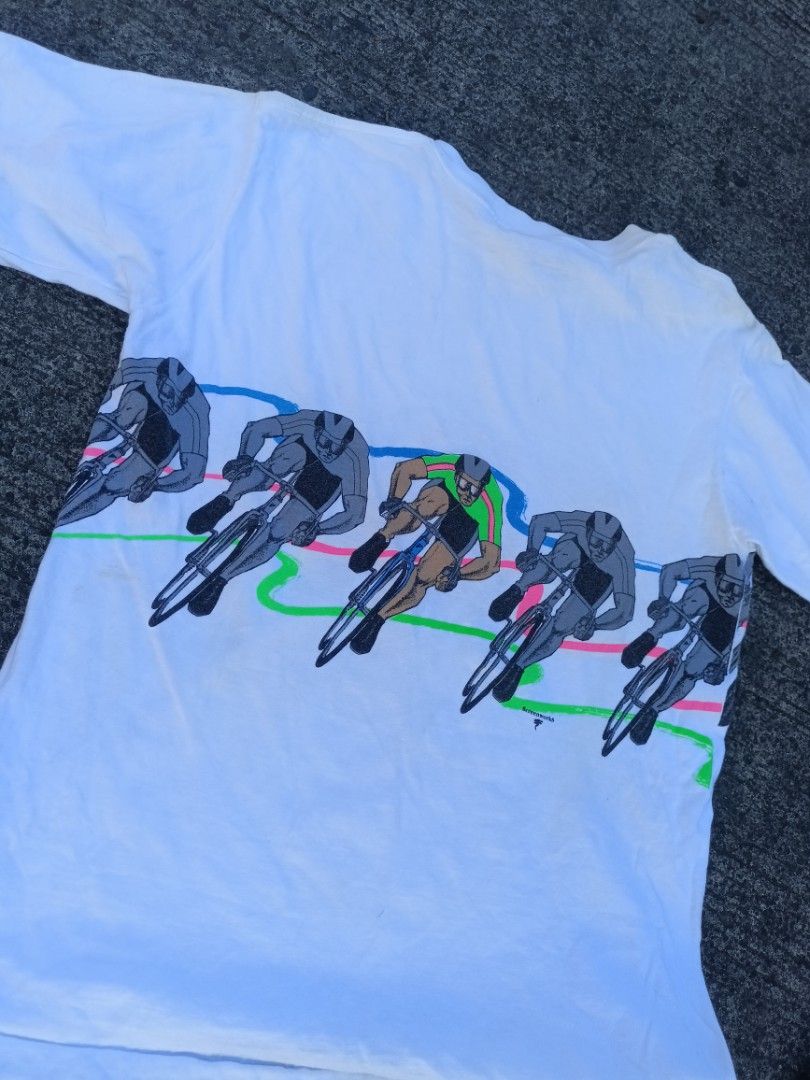 VINTAGE CYCLING T SHIRT (Category: Tshirts & Polo Shirts ) located in Imus. Submitted by fndsvntg_307 (Listing ID 1293292847, Image 3). Description: VINTAGE CYCLING SHIRT - ONEITA tag - Large - 21.5width x 28Length Excellent condition 800php only.