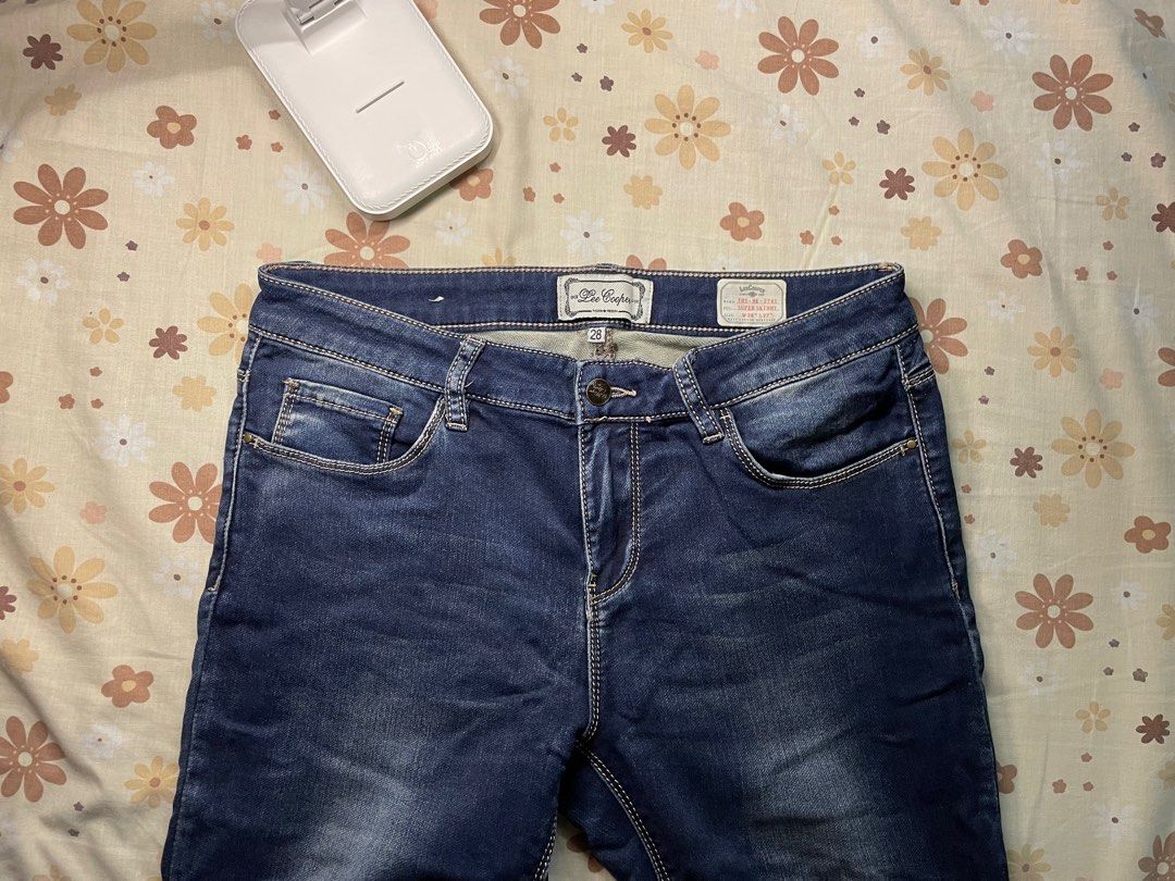 Vintage Lee Cooper Jeans (Category: Jeans) located in Naga. Submitted by robin___ (Listing ID 1293174187, Image 3). Description: .