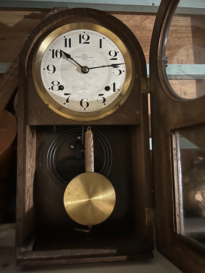 Vintage pendulum not working (Category: Clocks) located in Caloocan City. Submitted by guitara1822 (Listing ID 1293301407, Image 1). Description: Not working...need to recondition .