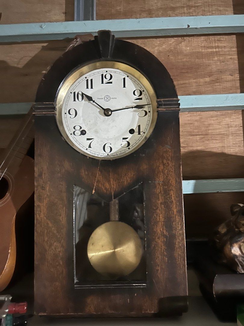 Vintage pendulum not working (Category: Clocks) located in Caloocan City. Submitted by guitara1822 (Listing ID 1293301407, Image 2). Description: Not working...need to recondition .