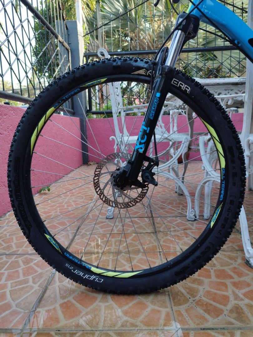 2018 GT Aggressor Pro Mountain Bike Sports Equipment Bicycles