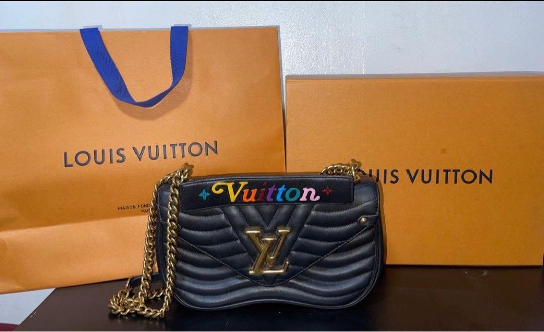3way LV New Wave Bag *complete (Category: Luxury Bags & Wallets) located in Quezon City. Submitted by pets.r.us.manila (Listing ID 1293516104, Image 2). Description: 💯Authentic LV Greenbelt 5 year 2019.