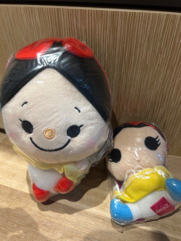 Disney Captain Hook doll 廸士尼鐵鈎船長公仔掛飾, 興趣及遊戲, 玩具& 遊戲類- Carousell