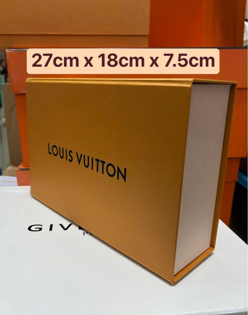 ‼️ Original LV Small Magnetic Box ‼️ (Category: Luxury Bags & Wallets) located in Quezon City. Submitted by box.luxebycheng (Listing ID 1293539367, Image 1). Description: ✅ 10pcs available ‼️ KINDLY CHECK YOU ITEM'S SIZE IF THIS BOX WILL FIT. ✅ SIZE IS ALREADY PROVIDED FOR YOUR REFERENCE.