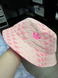 Adidas bucket hat [BRAND NEW WITH TAGS AND PLASTIC]