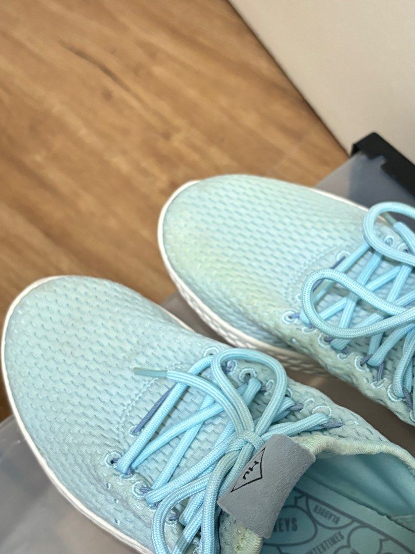 ADIDAS PHARELL WILLIAMS (SIZE 6) (Category: Sneakers) located in Manila. Submitted by declutteringsale_ (Listing ID 1293512275, Image 3). Description: Buy at your own risk have discolorations as sign of usage. Overall still good condition. Size fits 6 Womens. Buyer shoulder SF. .