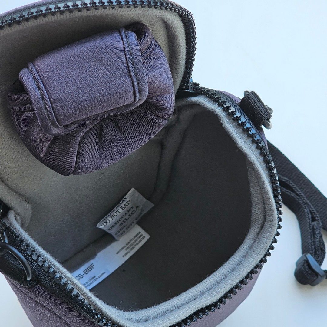 Assorted camera bag (Category: Camera Bags & Carriers) located in Singapore. Submitted by theotherhalf (Listing ID 1293409115, Image 9). Description: assorted camera bag 1) Sony camera bag $10 2) Kata camera bag $10 3) Sony neoprene bag $6 Take all $22 helping friend to post friend is moving back to Taiwan urgently due to family matter, hence selling meet up.