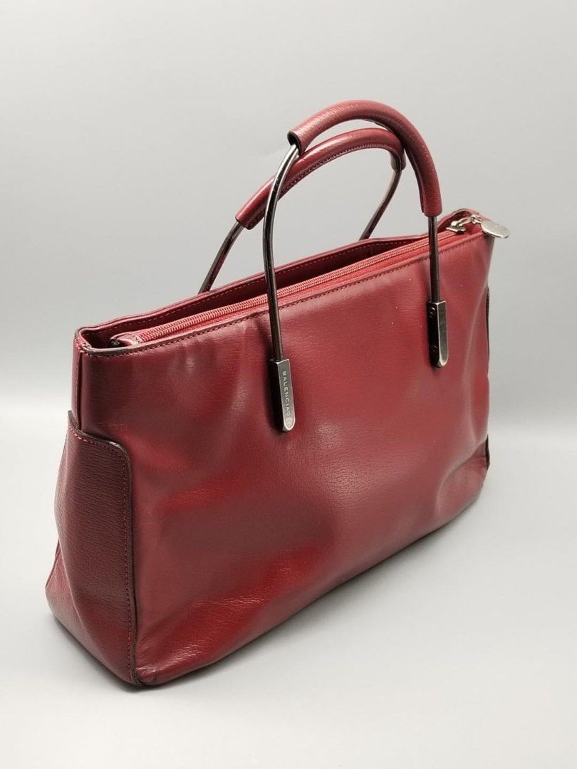 Authentic Balenciaga (Category: Luxury Bags & Wallets) located in Manila. Submitted by chloe_luxuries (Listing ID 1293503245, Image 2). Description: Guaranteed original balenciaga tote Still in good condition with minor sign of usage No inclusion bag only Pm for more details.