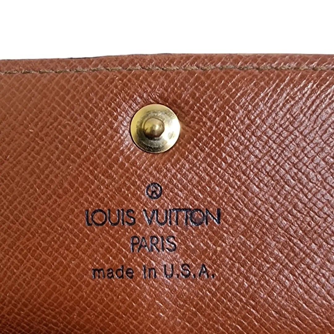 Authentic LOUIS VUITTON Sarah Wallet (Category: Luxury Bags & Wallets) located in Quezon City. Submitted by manerarestorationservices (Listing ID 1293409144, Image 3). Description: SALE SALE SALE❗❗❗ Money back Guarantee 💯% Guaranteed authentic *Brand: LV Sarah Wallet *Materials: Monogram *Color: brown *Size: long *Condition: 7/10 with interior flaws Pls see photos -Used * Inclusions: wallet only Rank review by the criterion of our shop about the