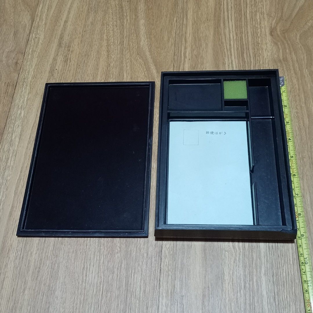 BENTO CALLIGRAPHY BOX (Category: Storage Boxes & Baskets) located in Makati City. Submitted by nyxhemera26 (Listing ID 1293364362, Image 2). Description: BENTO CALLIGRAPHY BOX • NEW BUT WITH CHIP ON ONE SIDE, PLEASE SEE LAST PHOTO • REMOVABLE INNER LAYER.