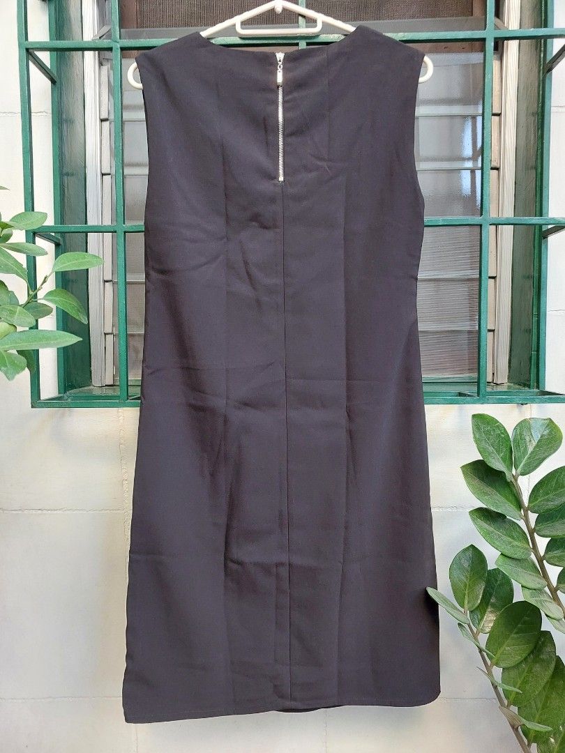 Black dress (Category: Dresses) located in Paranaque City. Submitted by nynadj (Listing ID 1293442802, Image 2). Description: with inner lining B 31-32in W 30-31in L 34.5in.