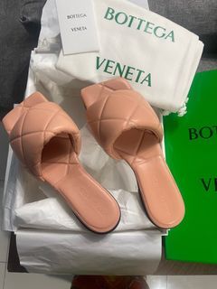 Bottega Veneta lido sandals size 36