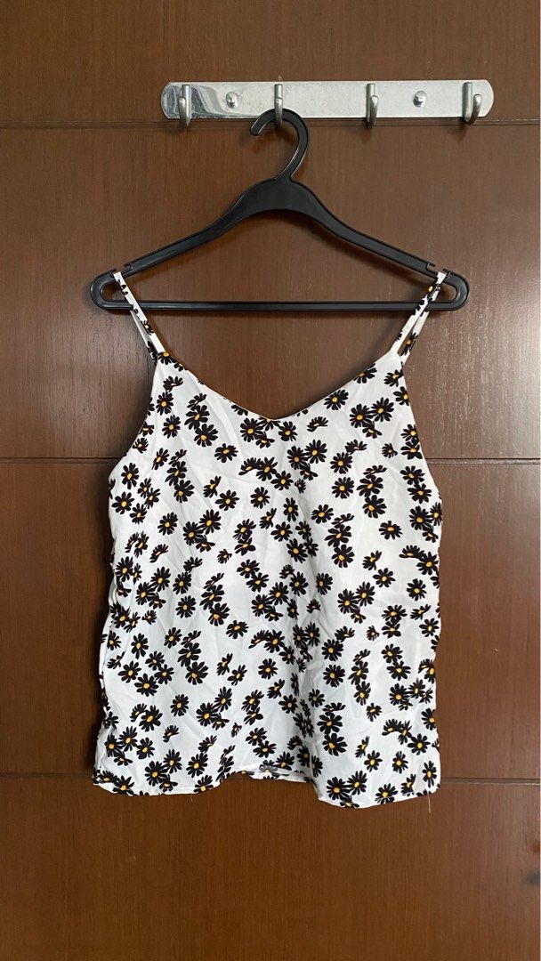 Brand New Floral Cami Top, Women's Fashion, Tops, Sleeveless on Carousell