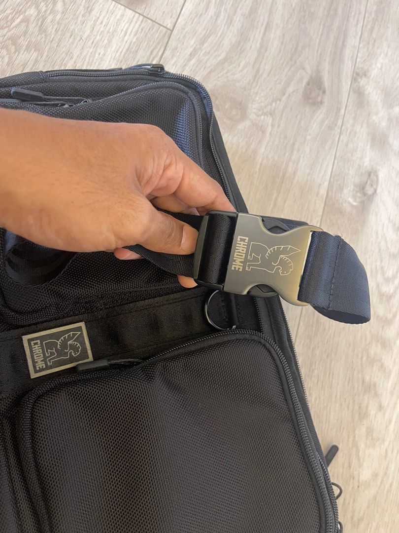Chrome segment sling store