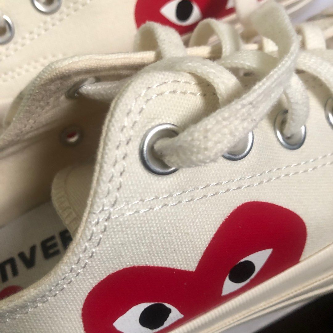 Converse COMME DES GARÇONS PLAY X CONVERSE (Category: Sneakers) located in Cainta. Submitted by laaaaance (Listing ID 1293434052, Image 3). Description: 👟 Size 7.5 Mens 9.5 Womens (Unisex) Quality of the shoe is nice and it is in good condition. Only used twice in a mall by my mother kaya makinis and malinis pa 😊 Rfs: Masyadong malaki sa feet ng mother ko, tinry niya ng 2 beses kaso di talaga kayang maging comportable ng paa niya sa shoes kaya 
