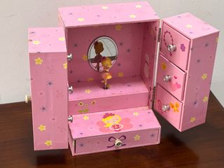 (Category: ) located in . Submitted by zaquaria (Listing ID 1293373584, Image 1). Description: .