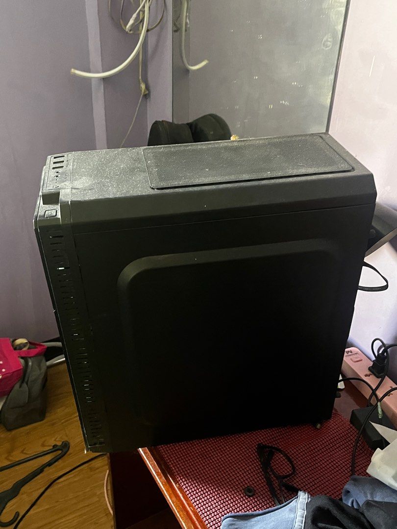 DarkFlash Shadow 2 Tempered Glass Side Front Atx Gaming Case (Category: Computer Parts) located in Pasig City. Submitted by abilleanab84002 (Listing ID 1293388120, Image 2). Description: DarkFlash Shadow 2 Tempered Glass Side Front Atx Gaming Case Used but not abused Needs cleaning .