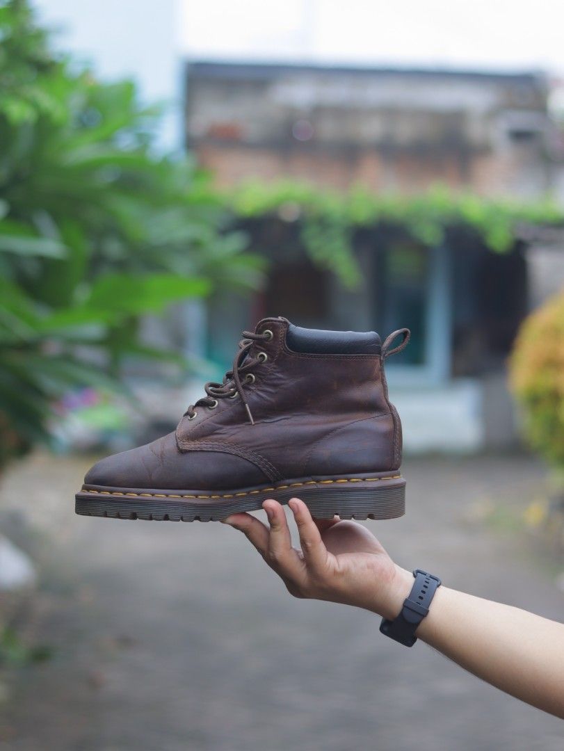 Dr martens 939 saxon crazy horse Fesyen Pria Sepatu Sepatu Boot di Carousell
